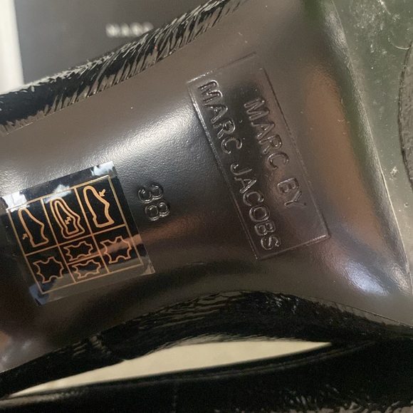 Marc by Marc Jacobs 101 Naplack Black parent leather peep toe heels - Picture 7 of 9